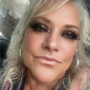 Meet your Posher, Cyndi